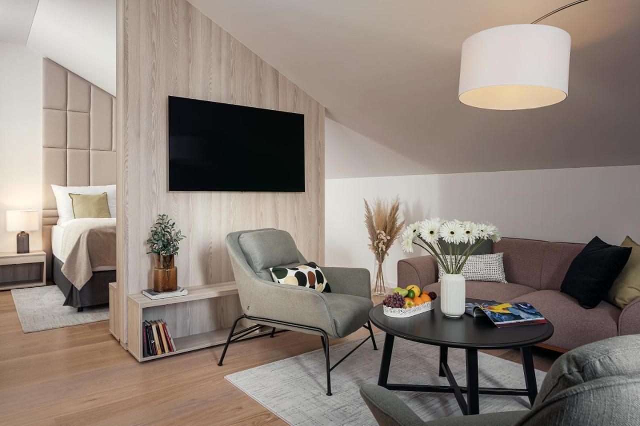 U Pujcovny Apartment Old Town Praga Esterno foto